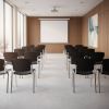 Konferenční židle Design - chromované nohy, černá